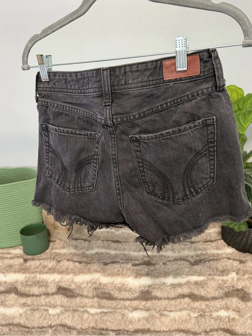 Hollister Black Distressed Denim Jean Shorts - High-Rise Boyfriend (W26”)